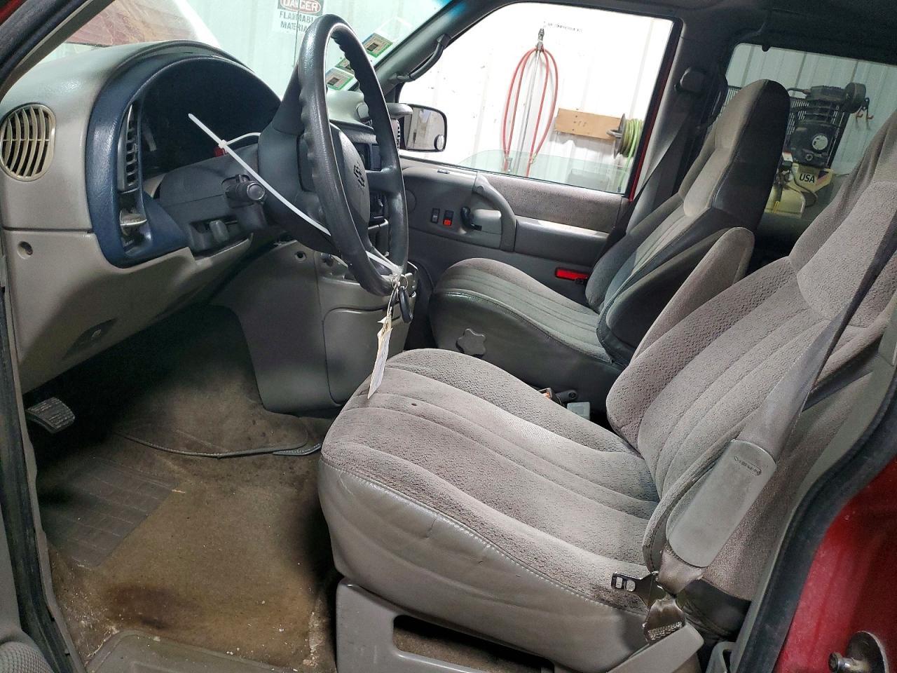 1999 Chev Astro