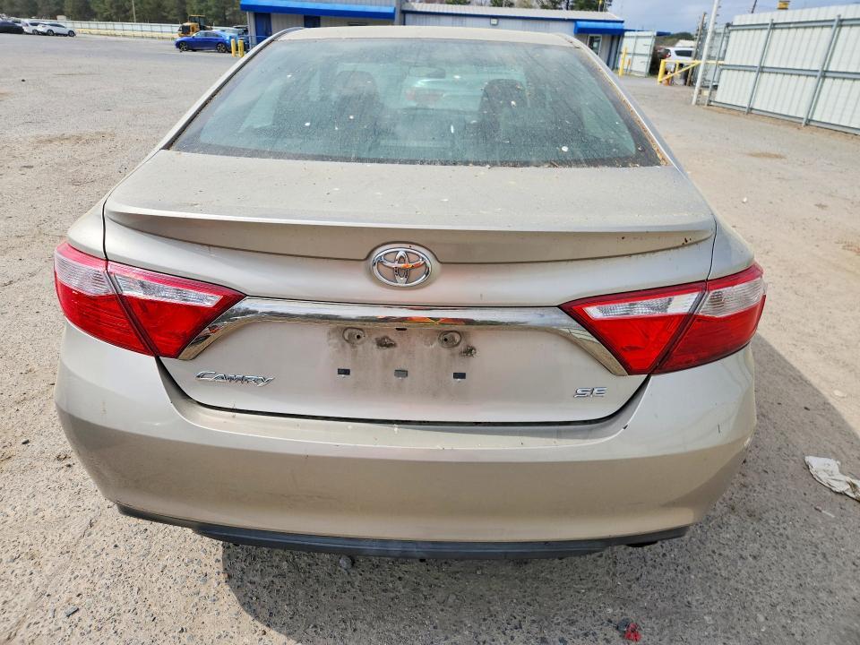 2016 Toyota Camry se