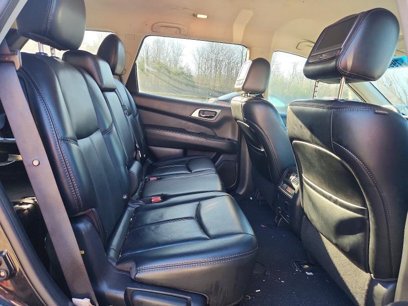 2016 Nissan Pathfinder sl