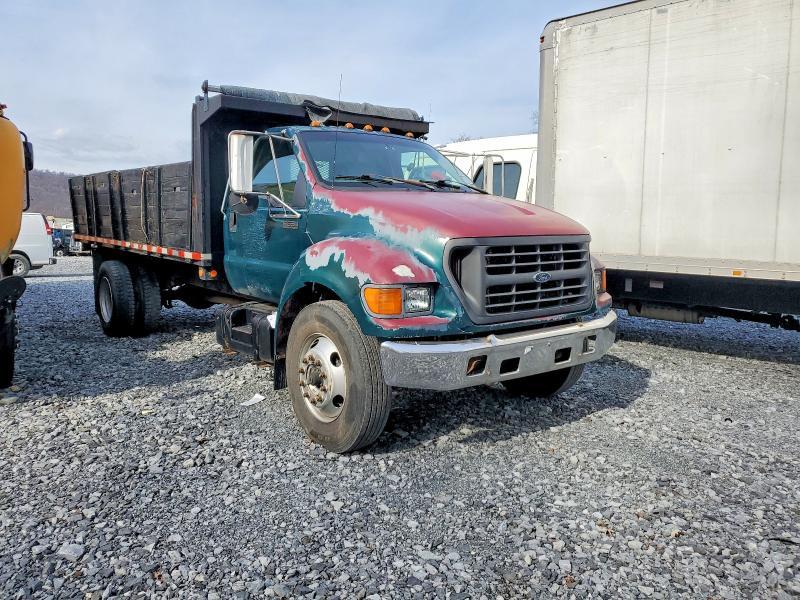 2000 Ford F650 Super Duty Flatbed Truck