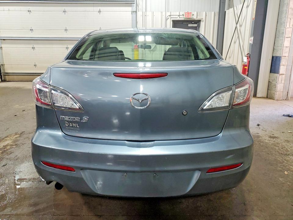 2013 Mazda 3 I