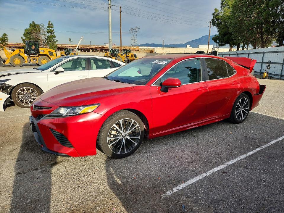 2020 Toyota Camry se
