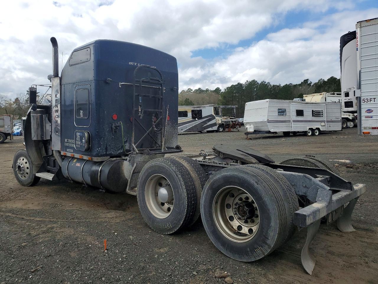 2000 Kenworth W900 Semi Truck