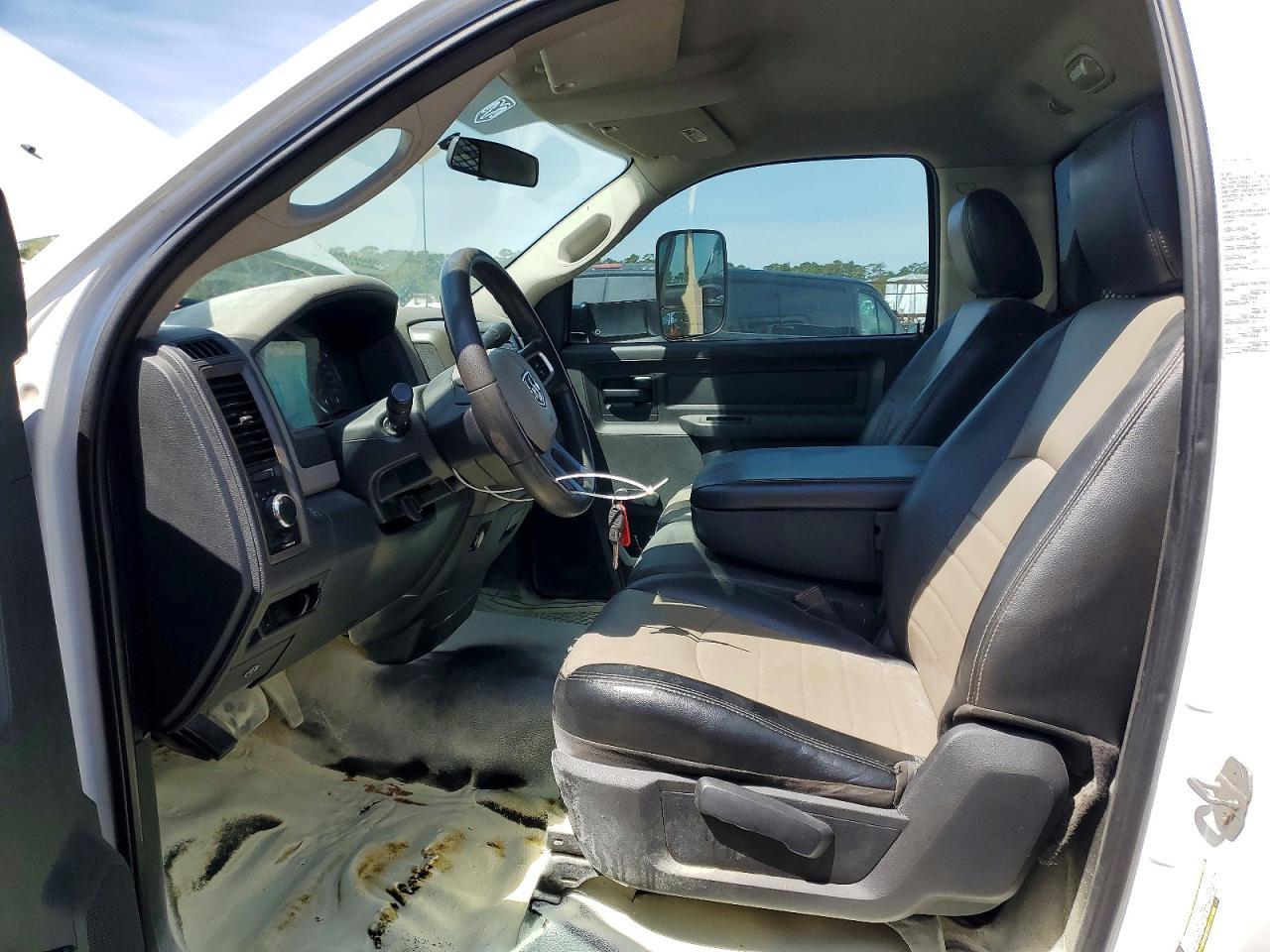2011 Dodge RAM Chassis Cab Flatbed Truck