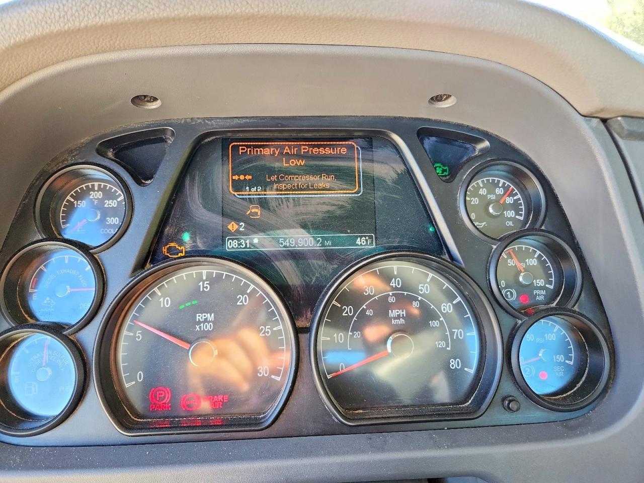 2017 Peterbilt 579 Semi Truck