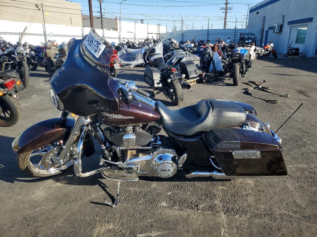 2011 Harley-Davidson Flhx
