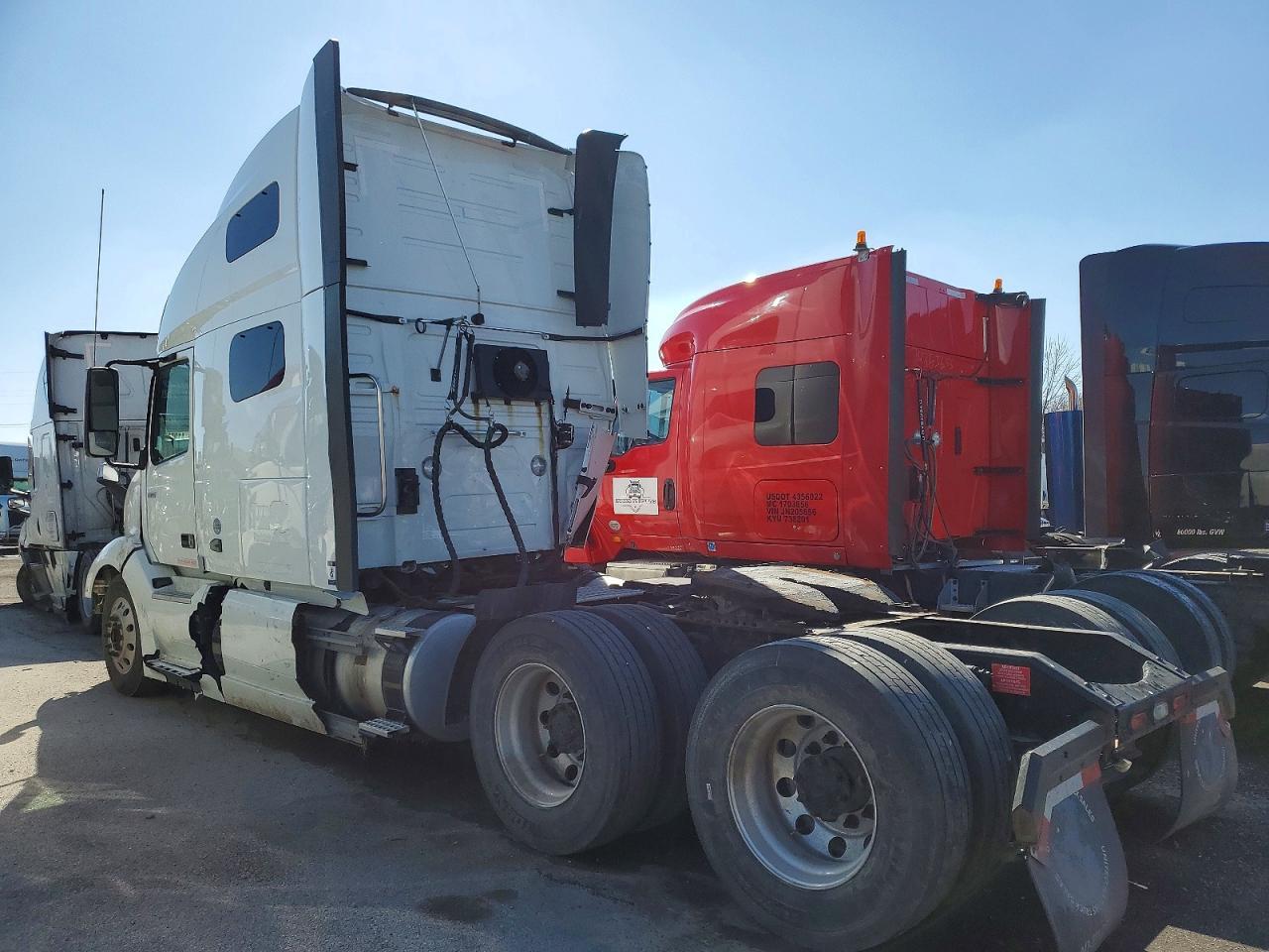 2021 Volv O VNL Semi Truck
