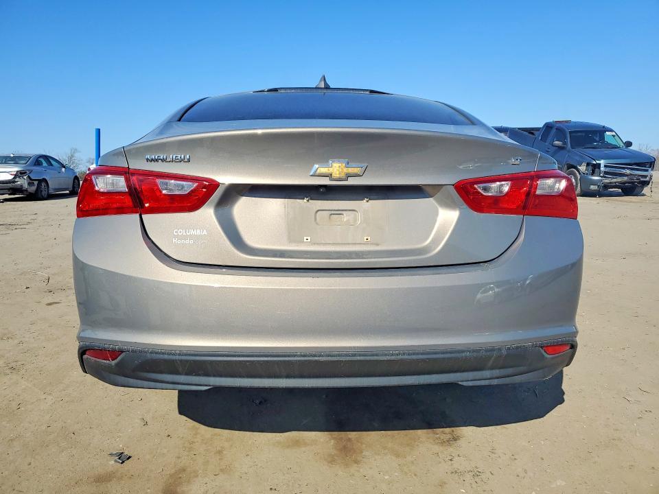 2017 Chev Malibu lt