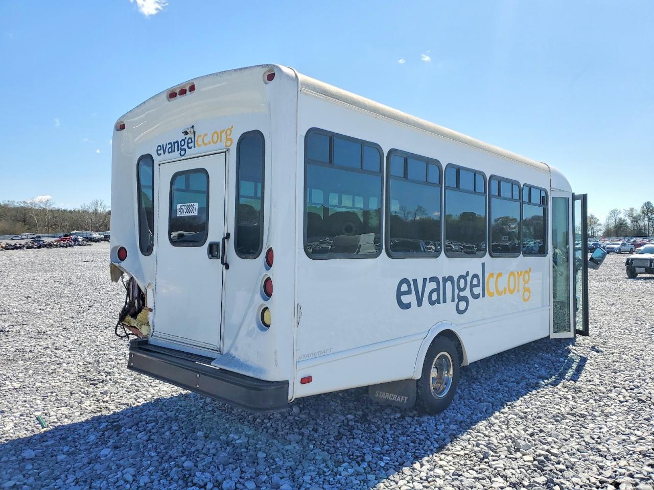2013 Ford Econoline E450 Super Duty Cutaway Van