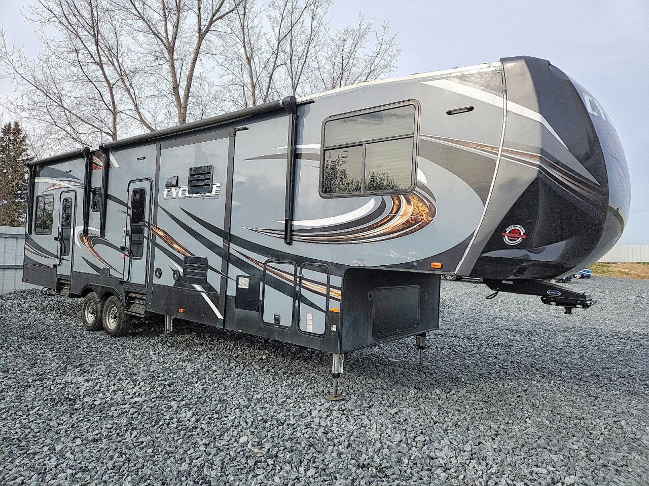 2017 Heartland Rv Cyclone Camper