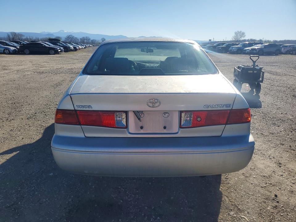 2001 Toyota Camry le