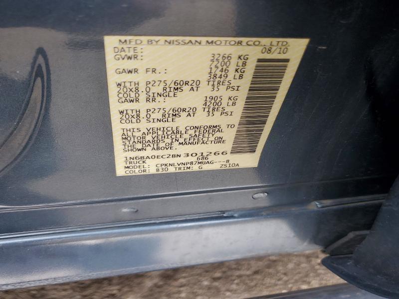 2011 Nissan Titan SV
