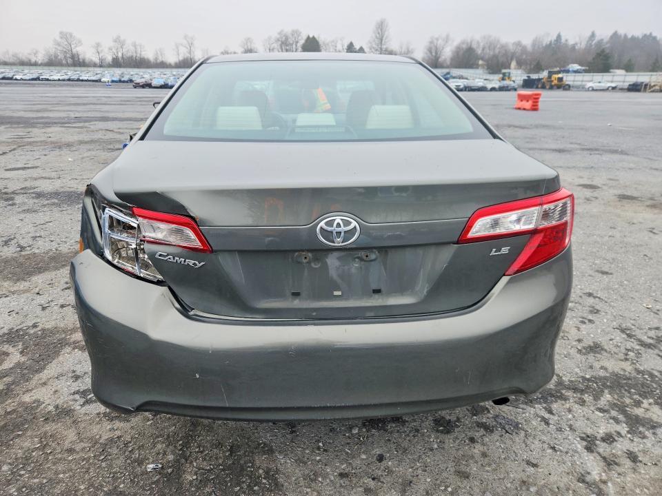 2013 Toyota Camry le