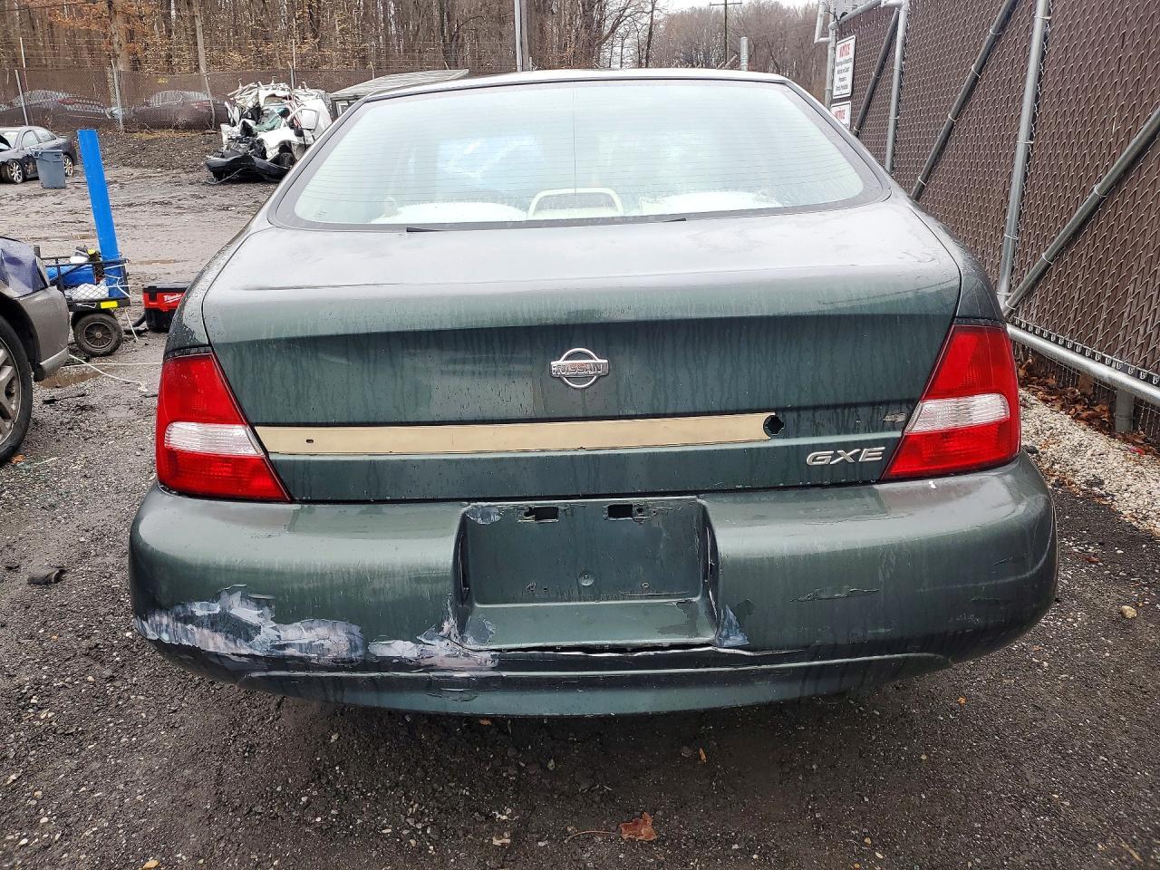 2001 Nissan Altima xe