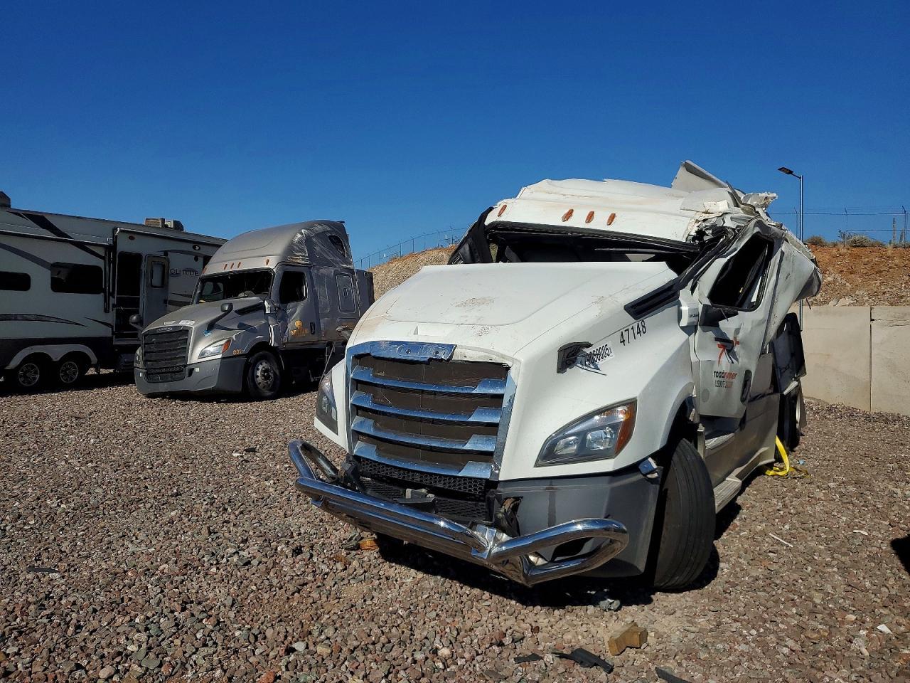 2020 Freigliner 2020 Freightliner Cascadia 126 Semi Truck