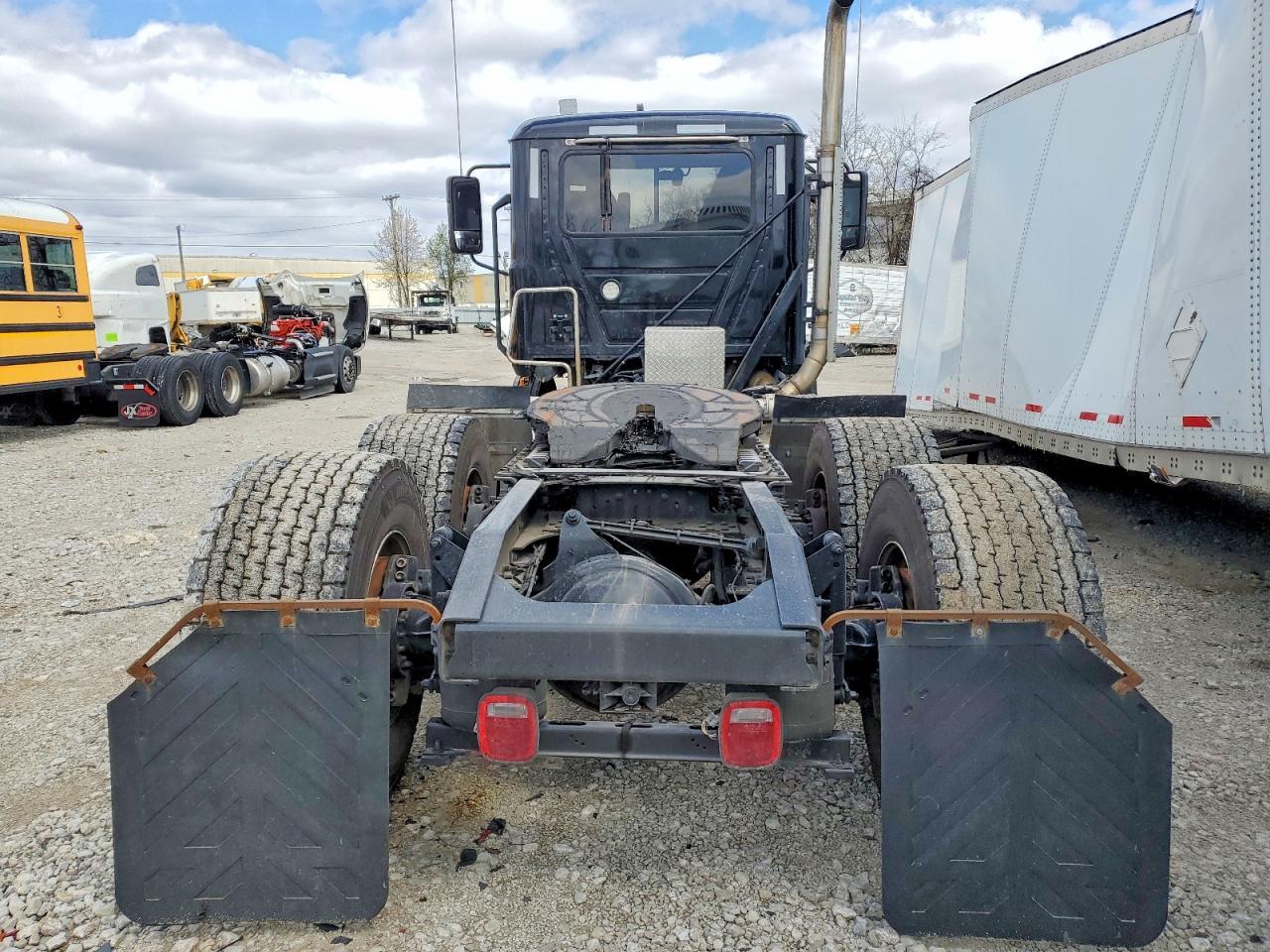 2025 Mack Anthem Semi Truck
