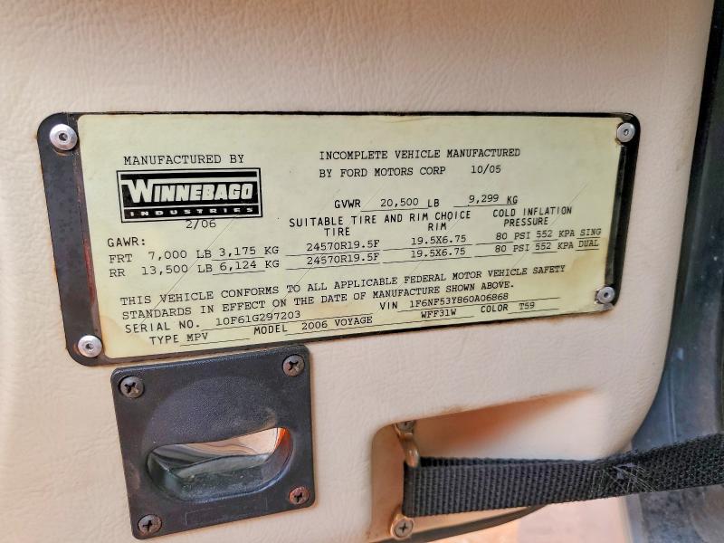 2006 Winnebago Voyage Camper