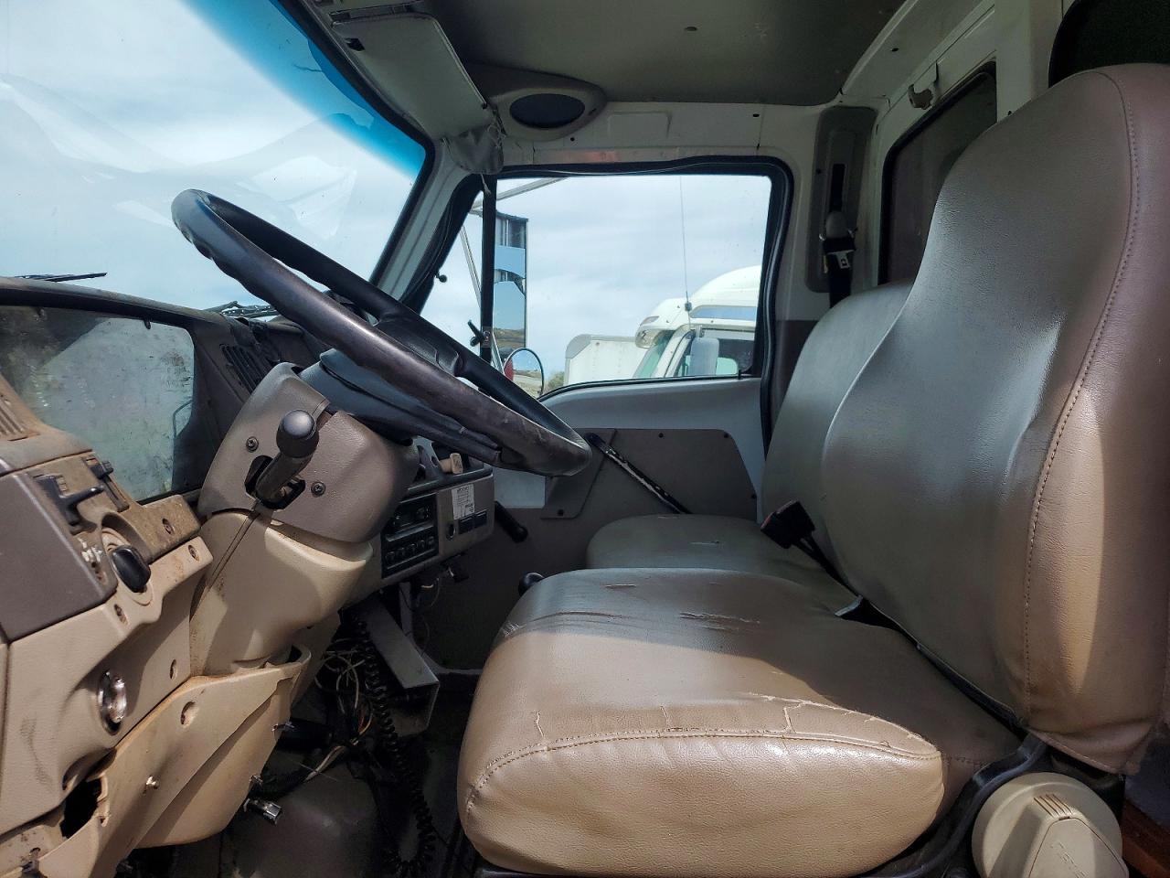 2001 Sterling L7500 Chipper Truck