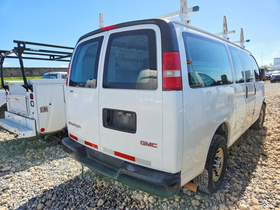 2017 GMC Savana G2500 Utility / Service van