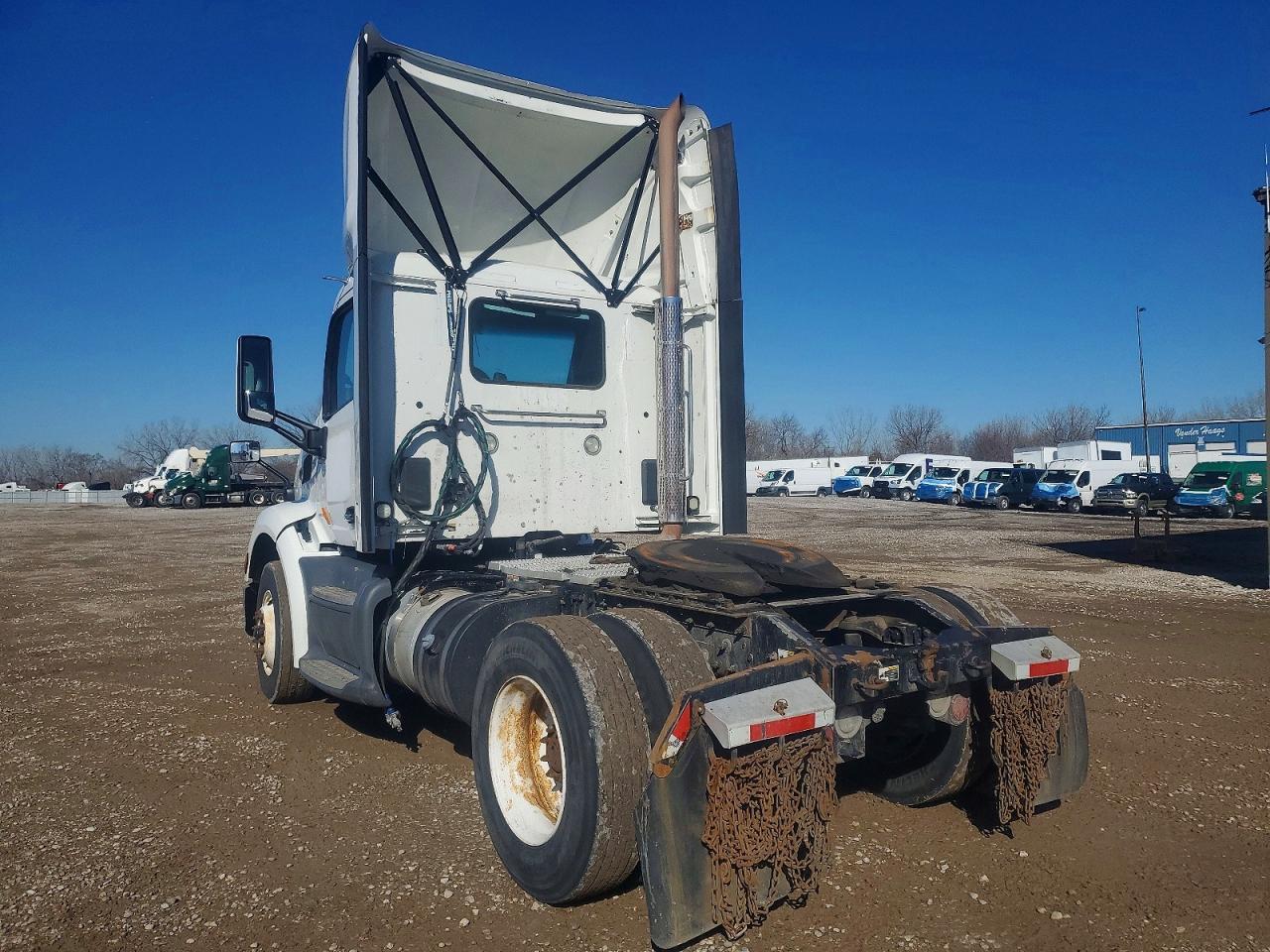 2017 Peterbilt 579 Semi Truck