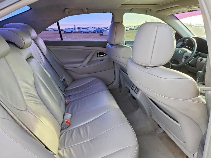 2010 Toyota Camry Hybrid 4DR