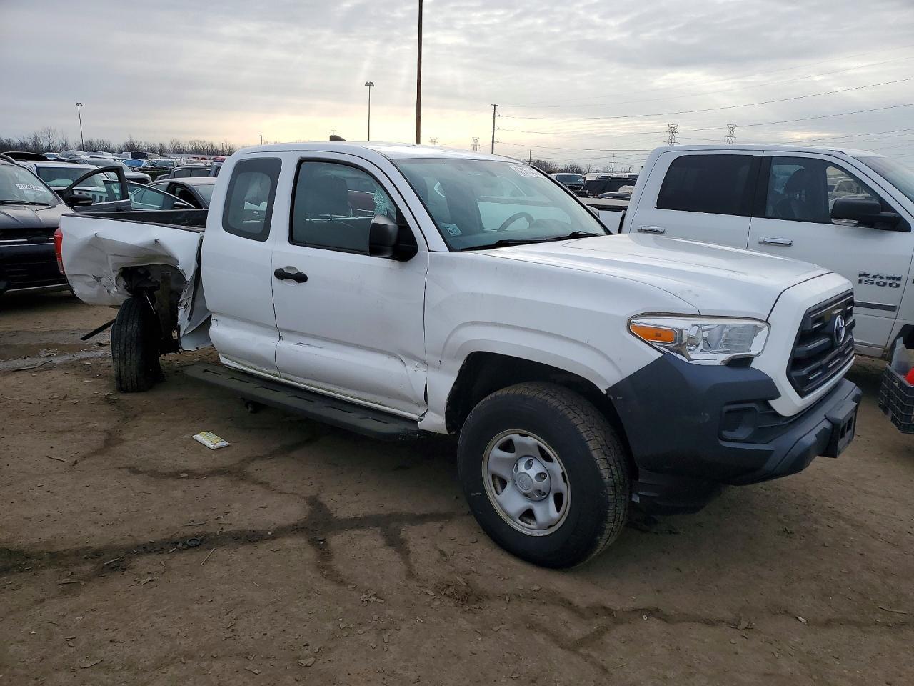 2016 Toyota Tacoma SR