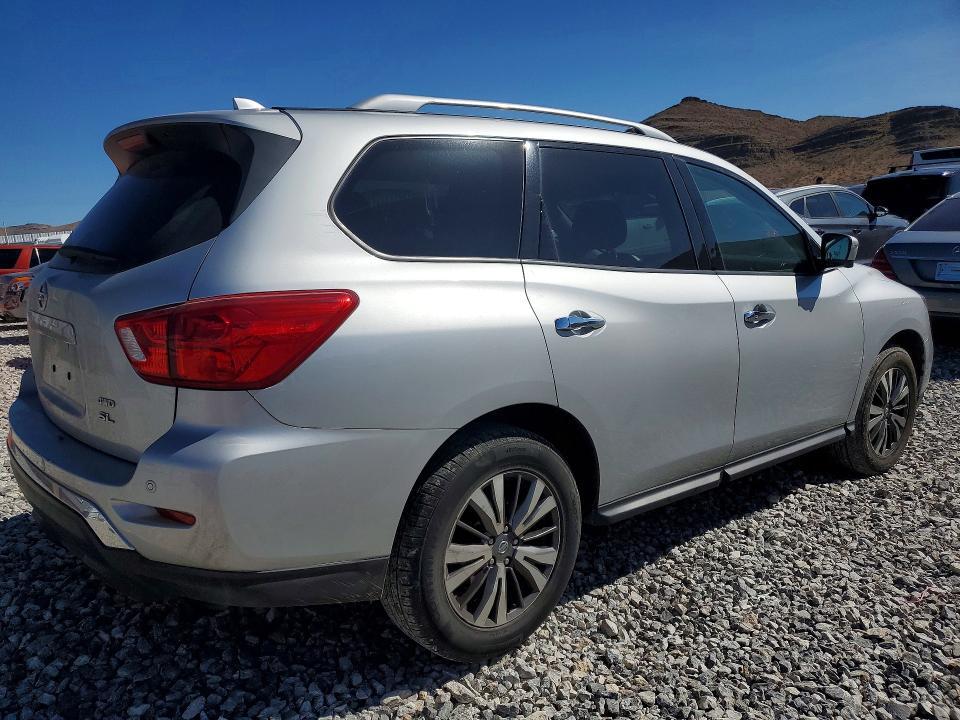 2019 Nissan Pathfinder sl