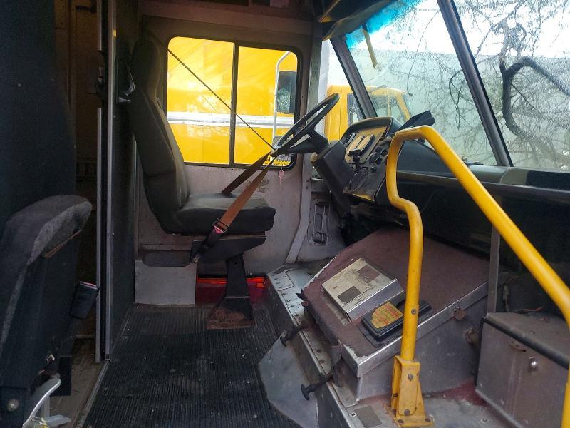 2004 Freightliner MT45G Chassis Delivery Truck