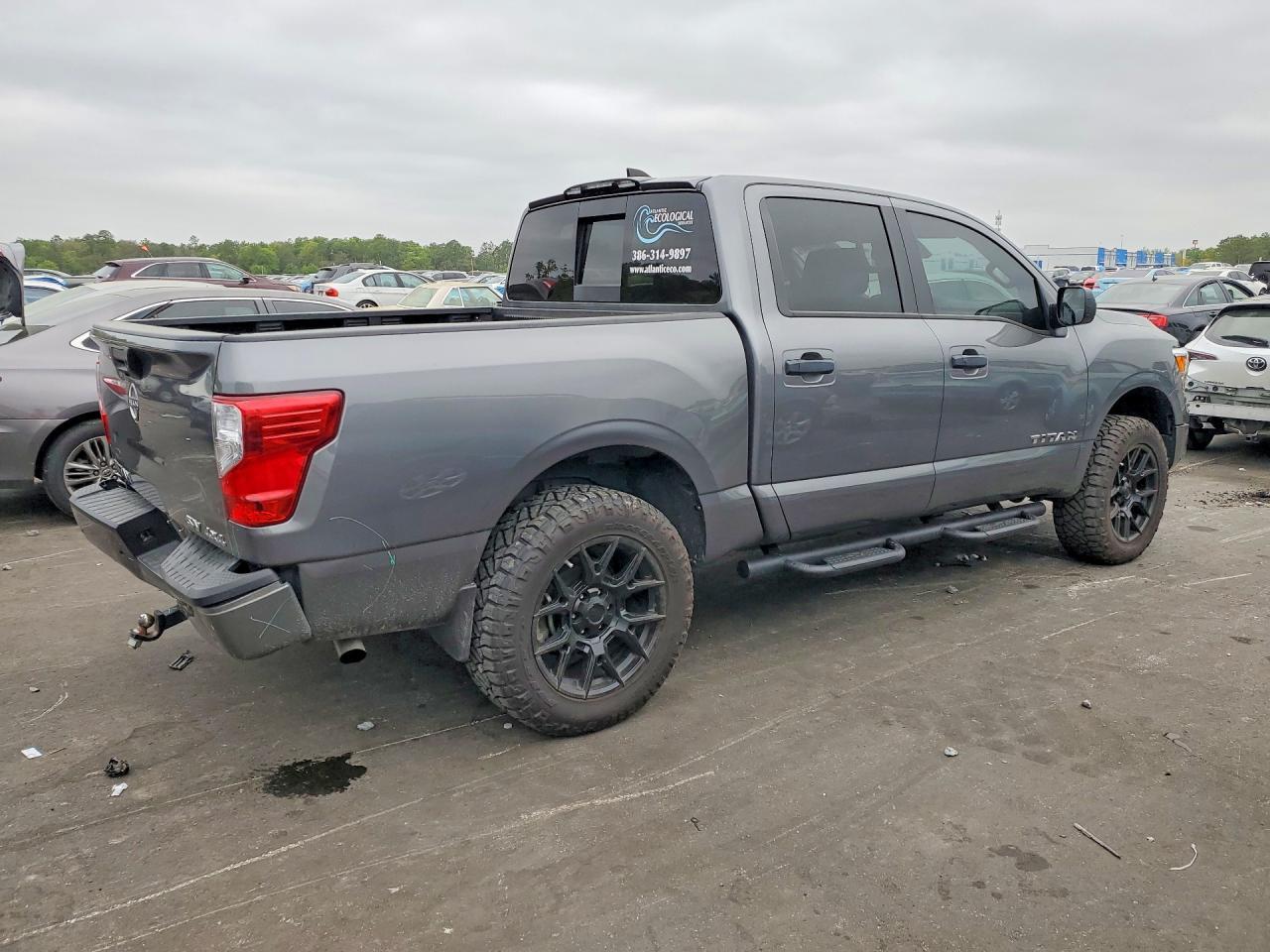 2024 Nissan Titan SV