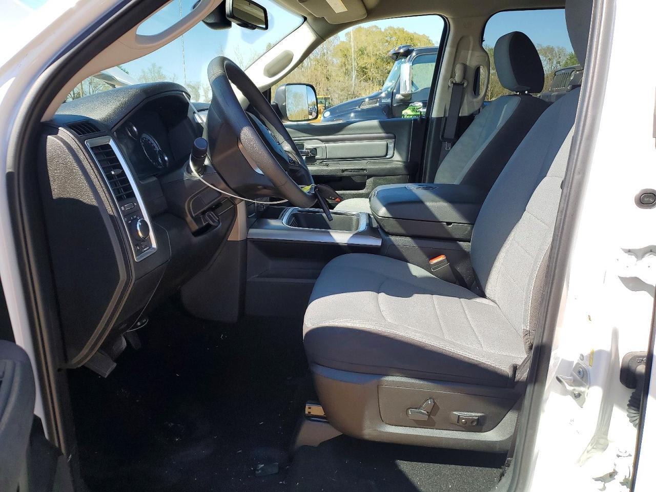 2023 Dodge RAM 1500 Classic SLT