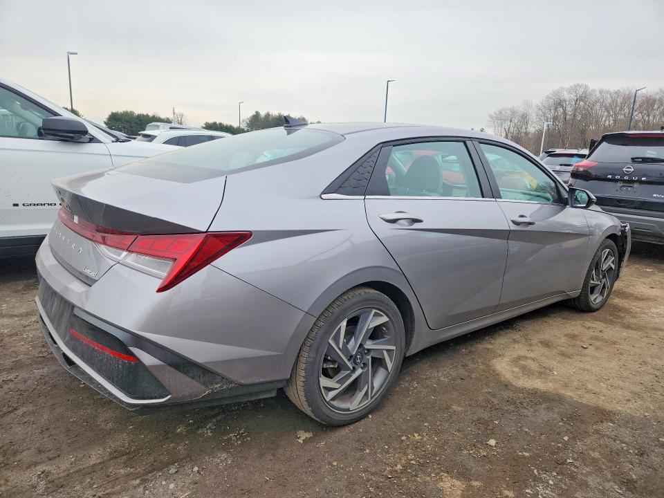 2025 Hyundai Elantra Limited