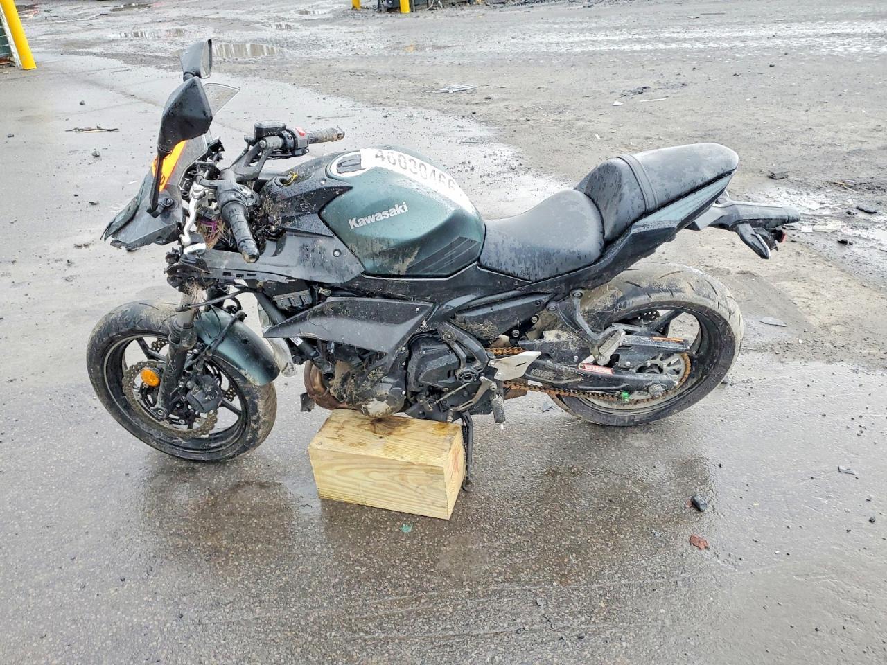 2025 Kawasaki EX650 P