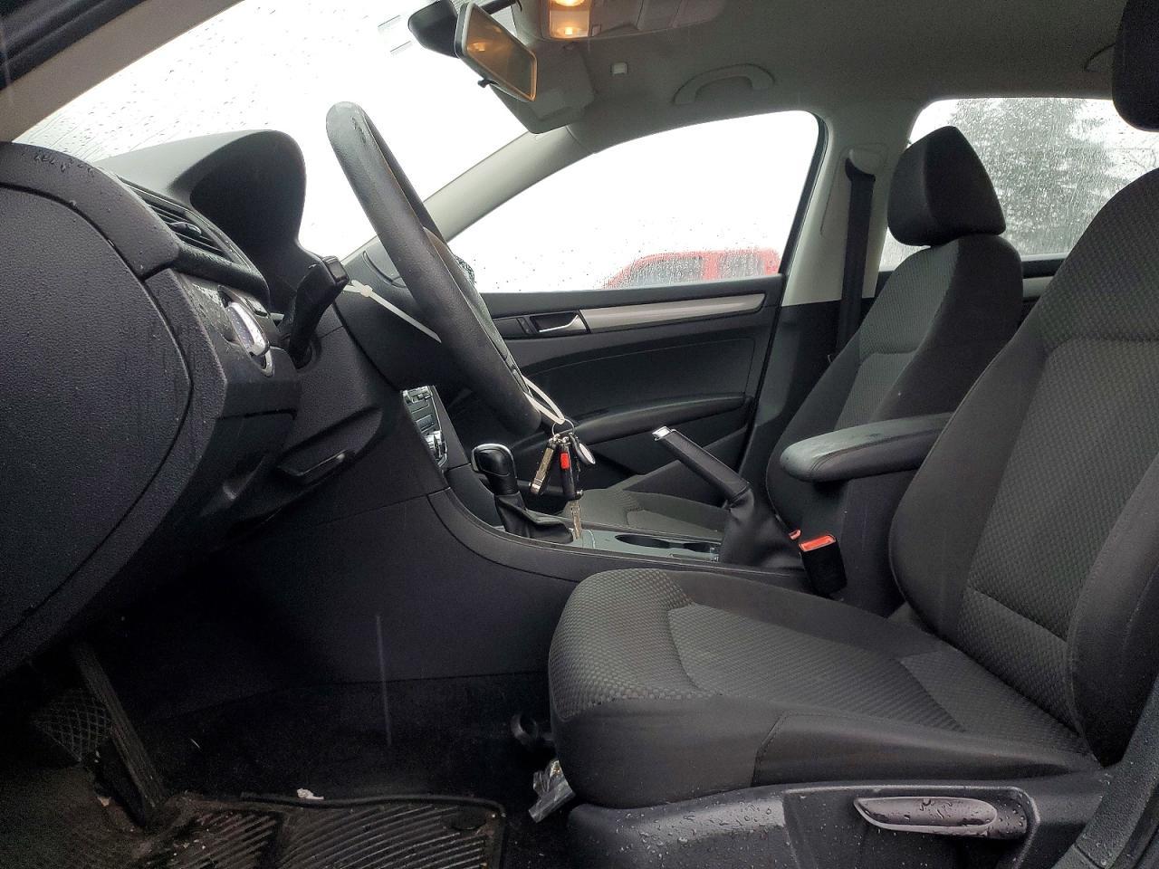 2012 Volkswagen Passat s