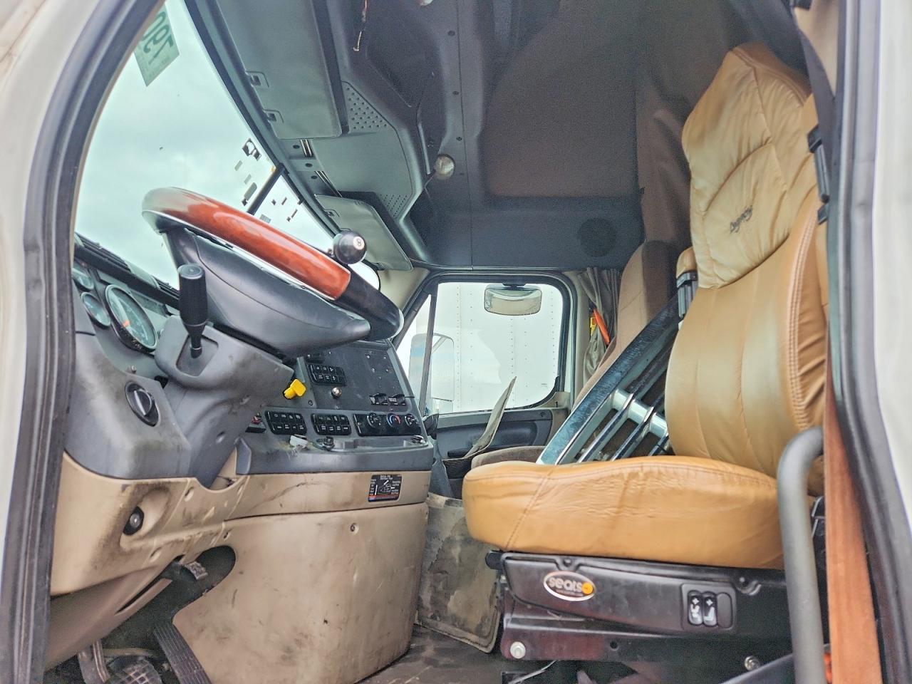 2017 Freigliner 2017 Freightliner Cascadia 125 Semi Truck