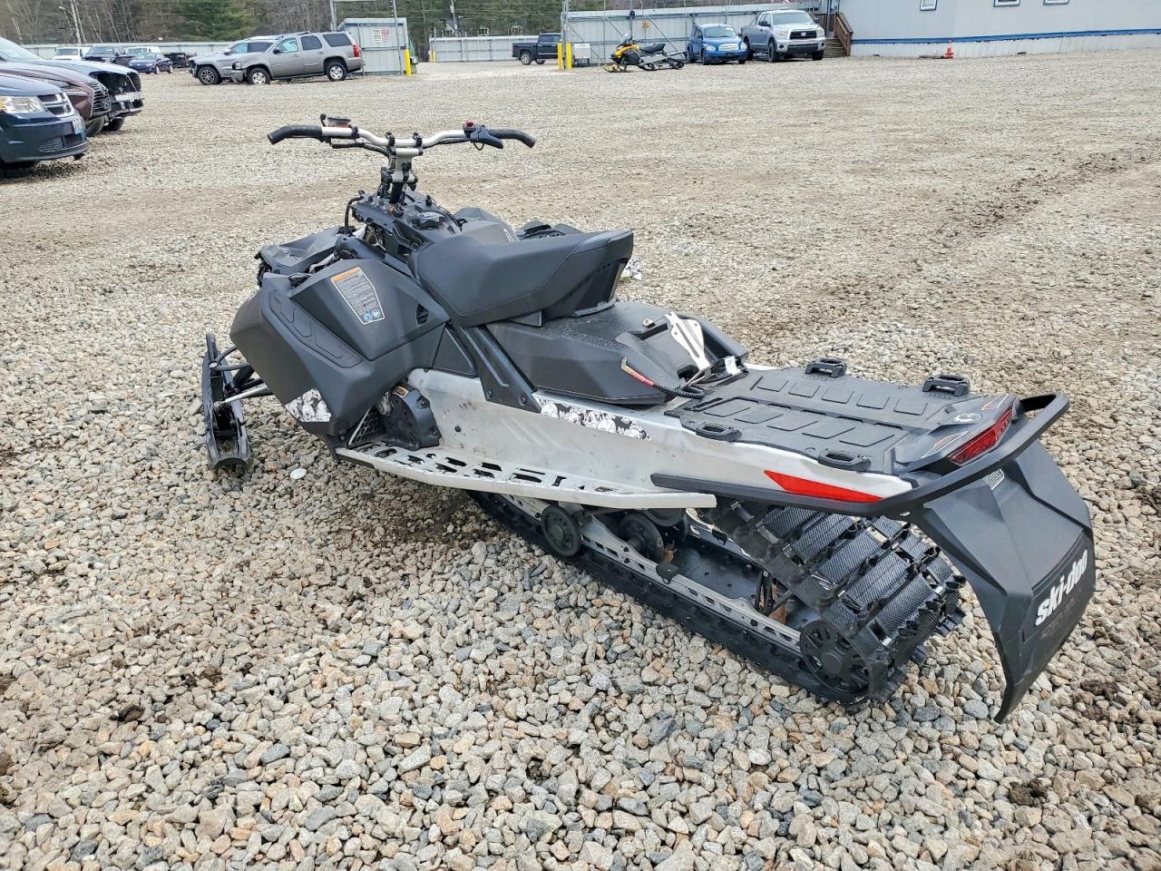 2022 Skidoo Renegade