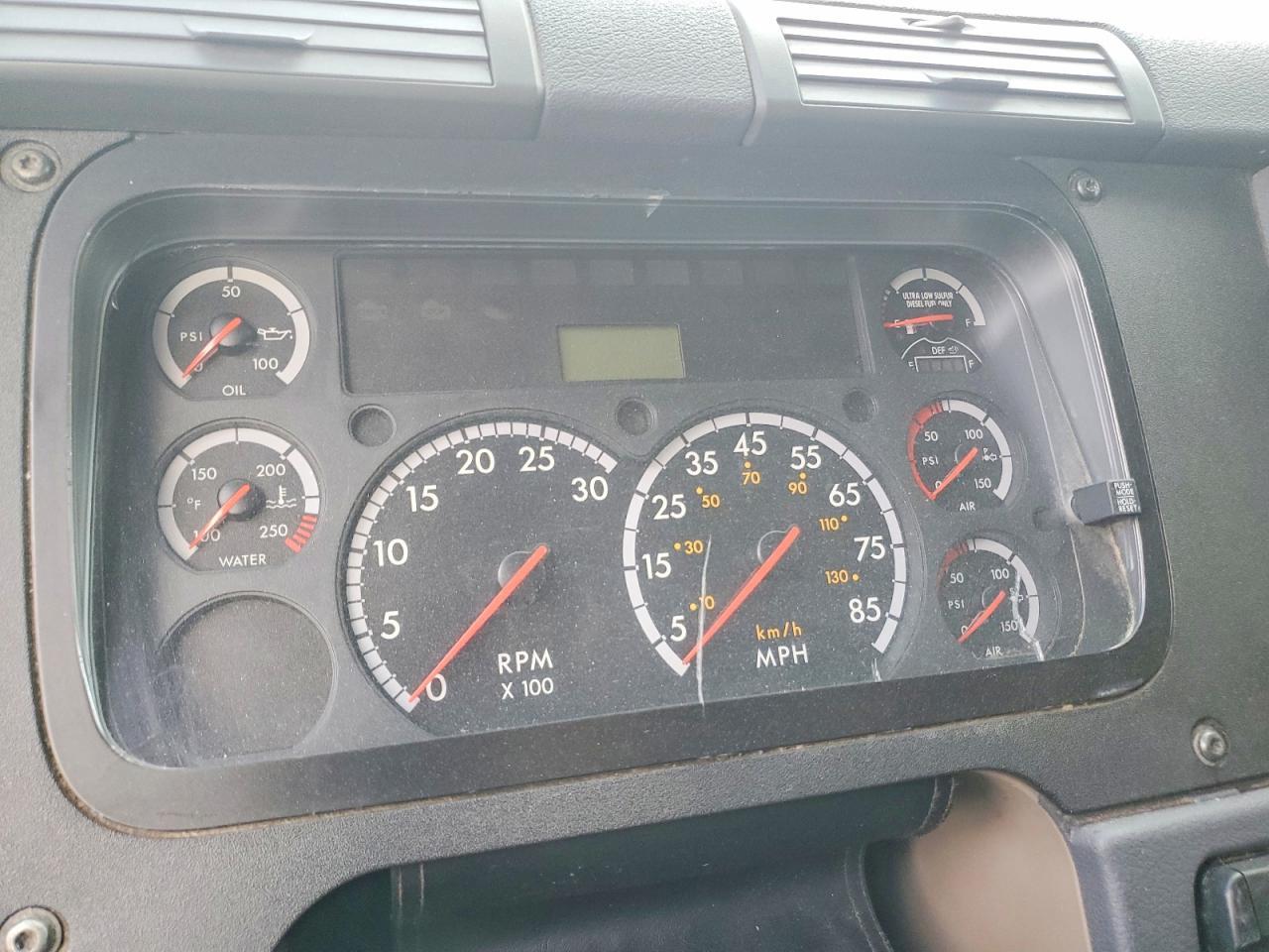 2014 Freigliner 2014 Freightliner Cascadia Semi Truck