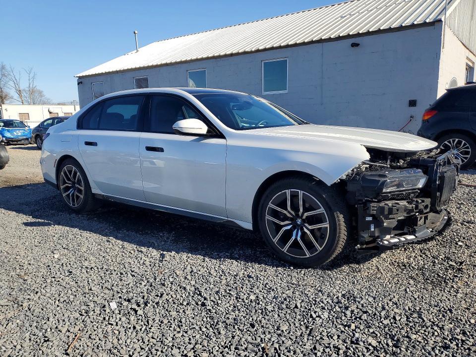 2023 BMW 760