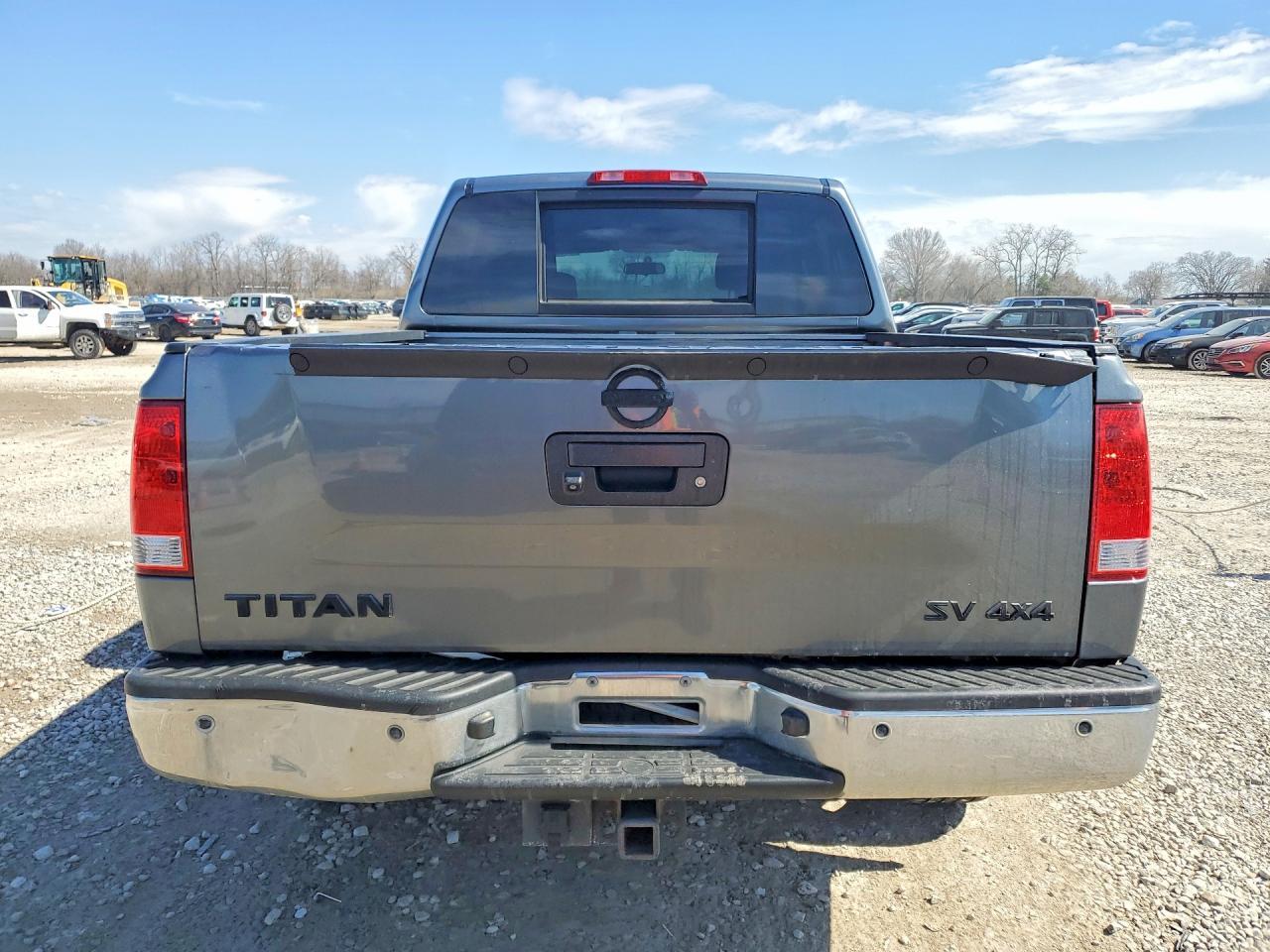 2015 Nissan Titan SV