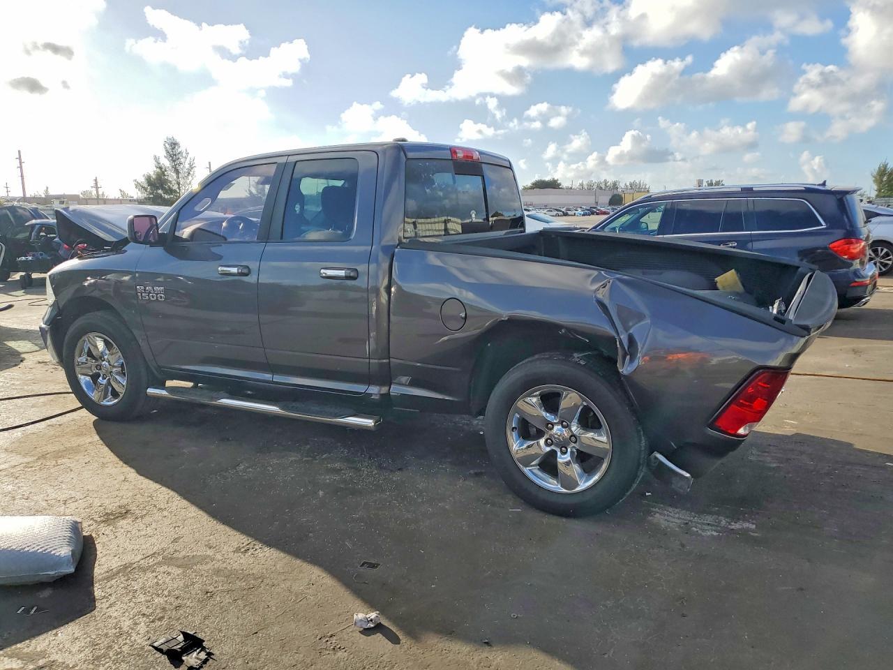 2015 Dodge RAM 1500 SLT