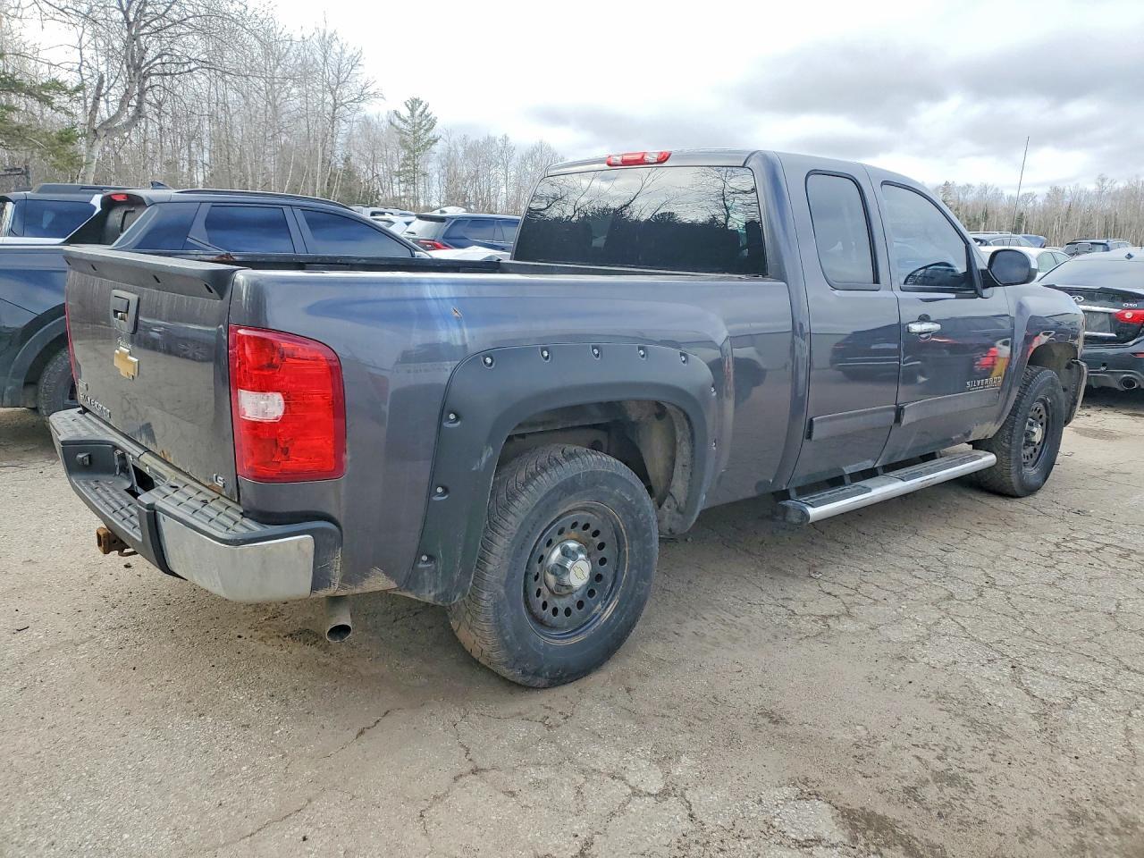 2011 Chev Silverado 1500 ls ex