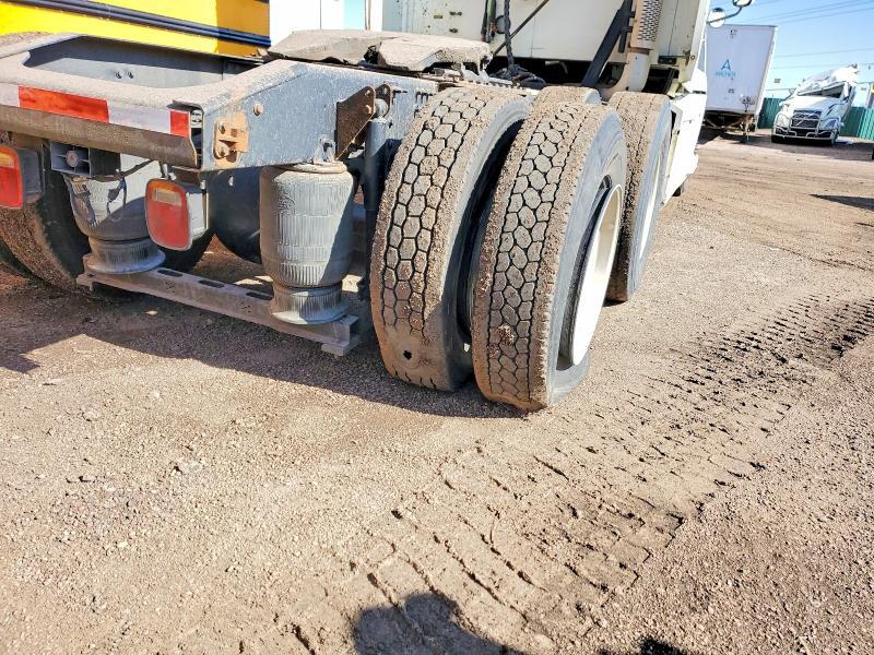 2014 Mack CXU613 Semi Truck