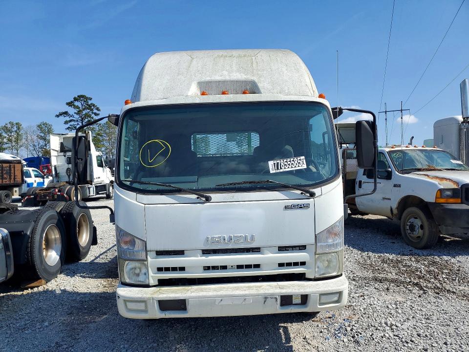 2013 Isuzu NPR Crew Cab Flatbed Truck