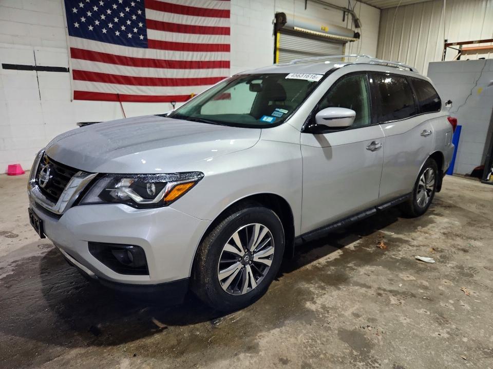 2017 Nissan Pathfinder sv