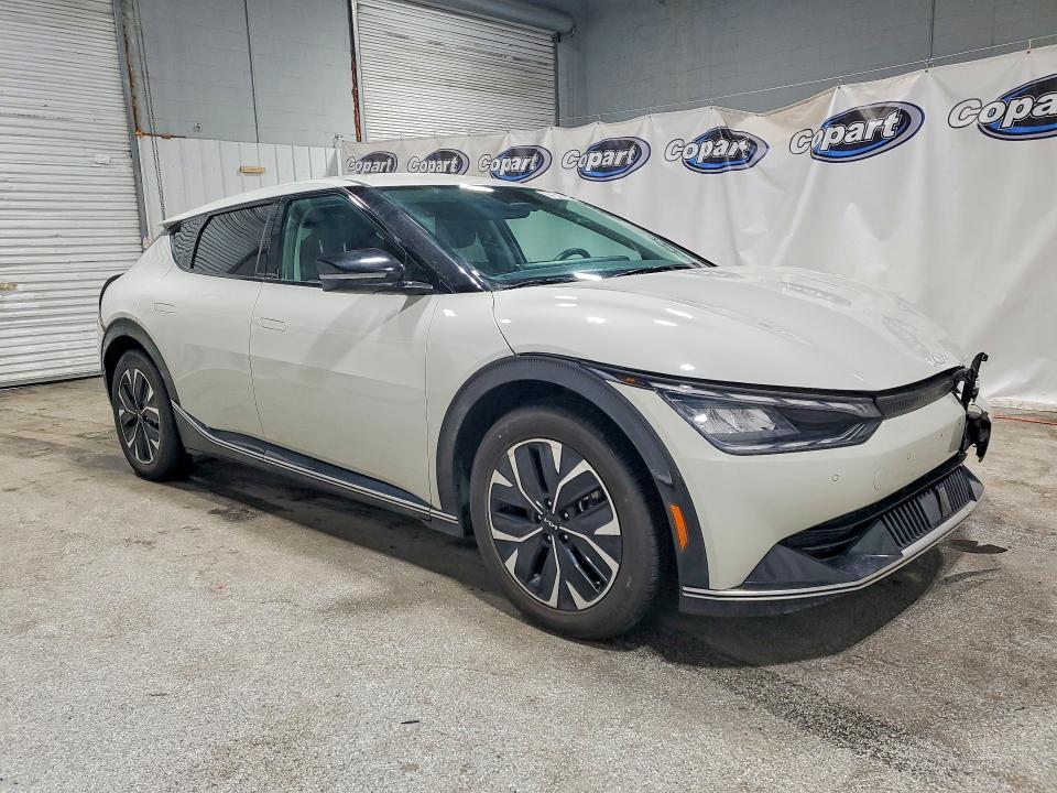 2023 KIA EV6 Wind