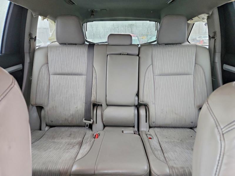 2016 Toyota Highlander le Plus