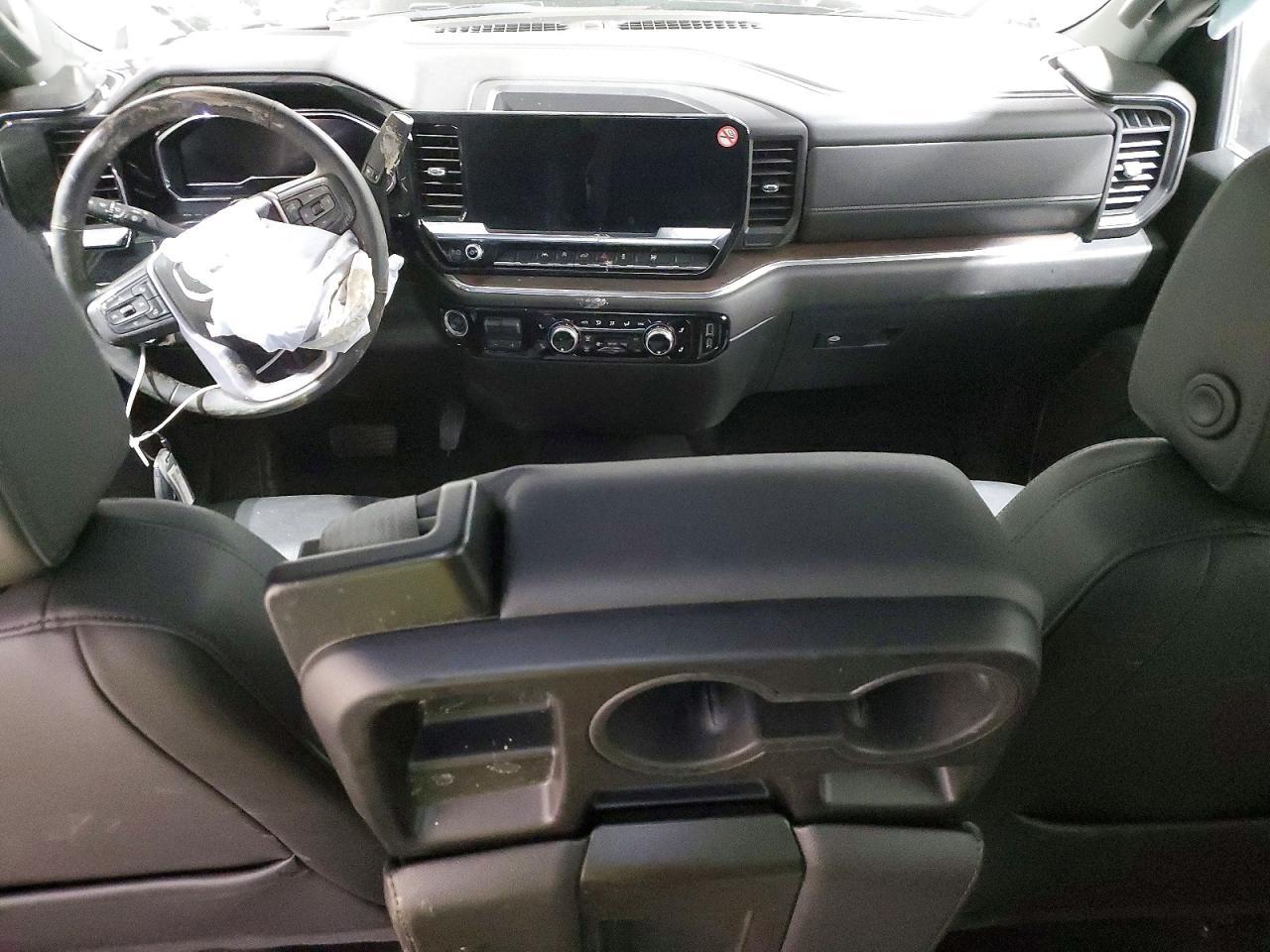 2025 GMC Sierra K1500 SLT