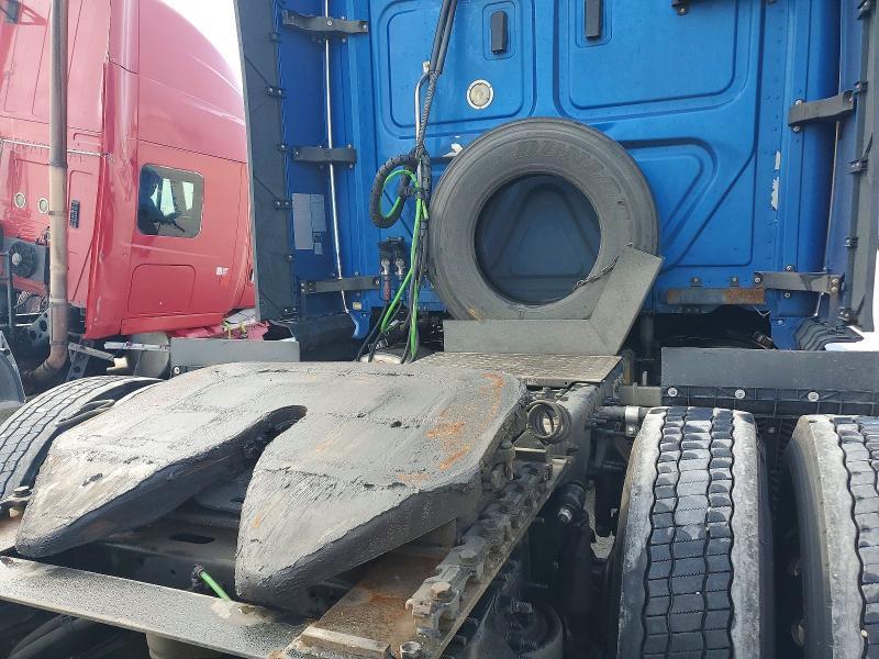 2020 Freigliner 2020 Freightliner Cascadia 126 Semi Truck