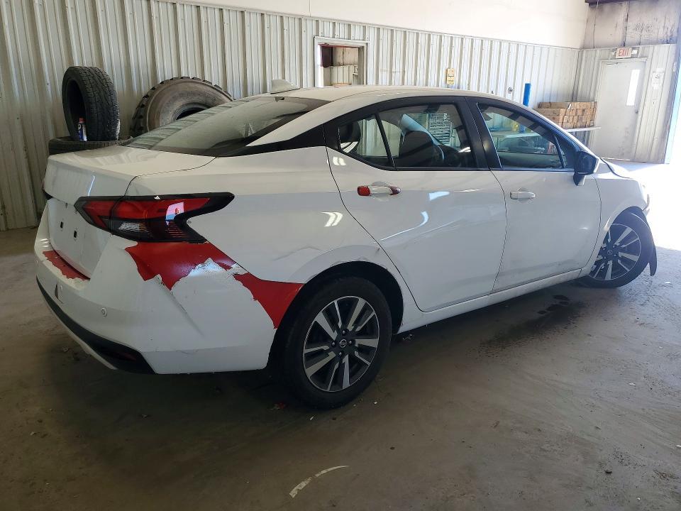 2022 Nissan Versa sv