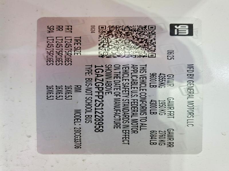 2025 Chevrolet Express G3500 LT