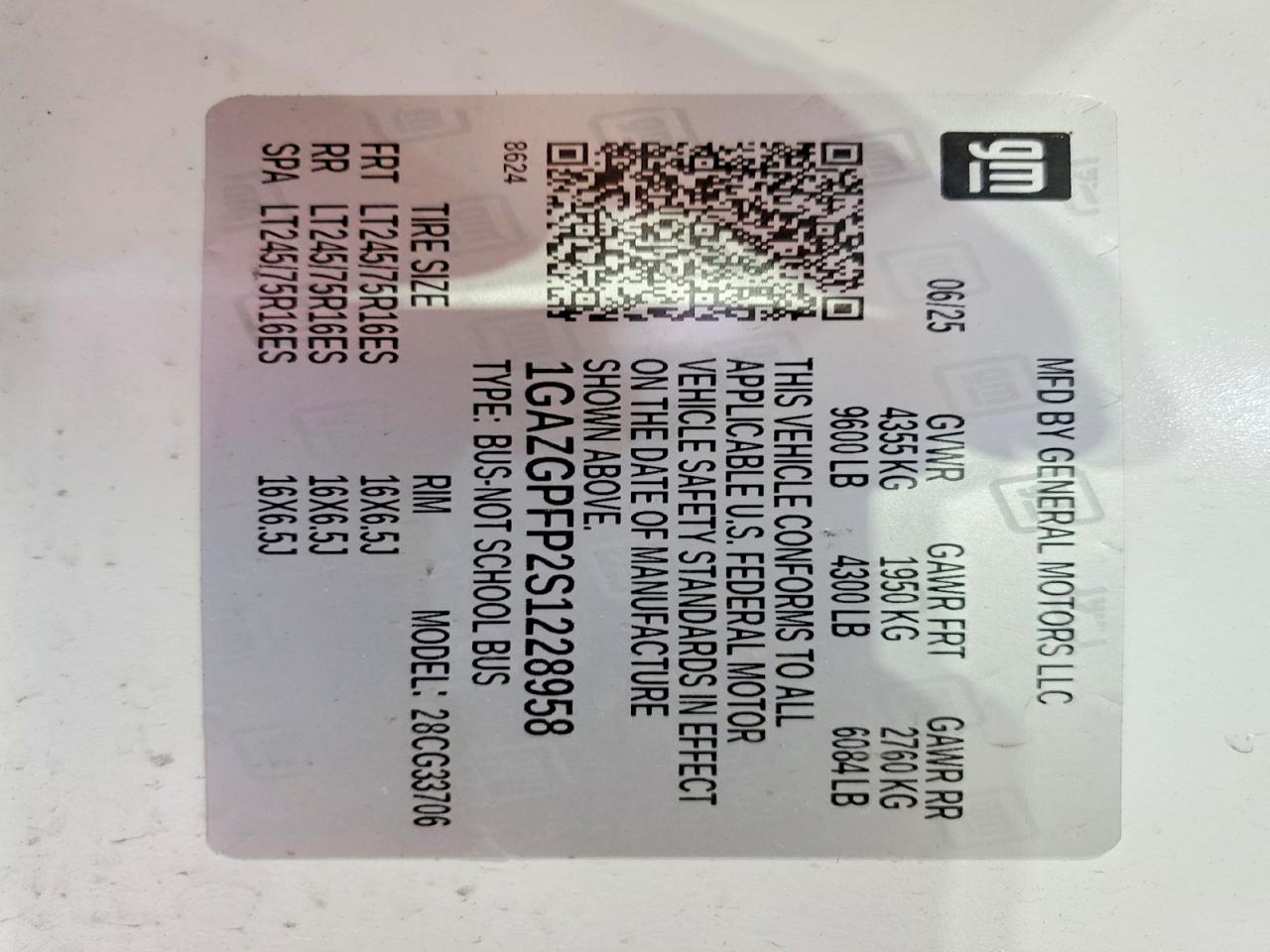 2025 Chevrolet Express G3500 LT